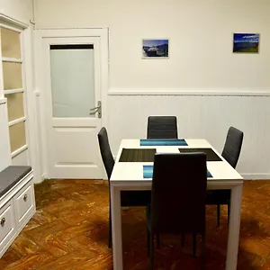  Apartment Casta House