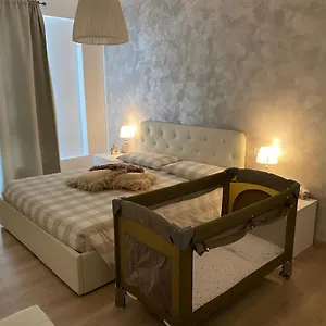 nice-cozy-apartment.hotelslidodijesolo.com/